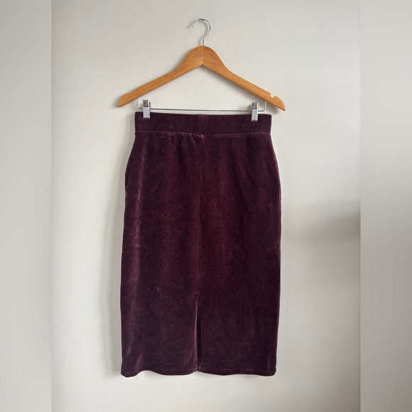 Chic Velvet Corduroy Pencil Skirt - Picture 3 of 3